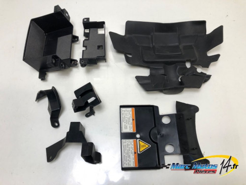 PLASTIQUES ET CAOUTCHOUCS DIVERS YAMAHA FZ6 N 2007