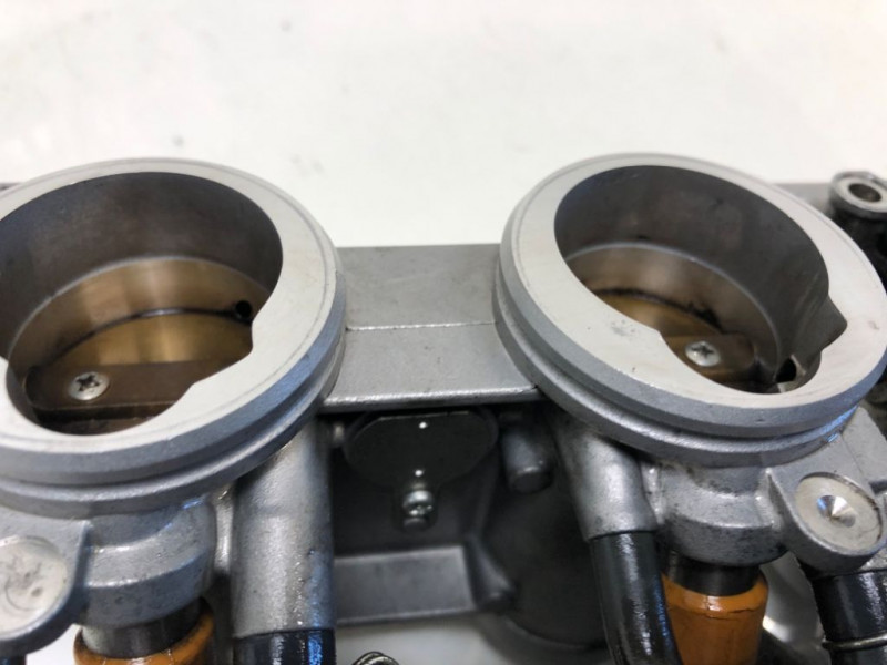 RAMPE D'INJECTION YAMAHA FZ6 N 2007