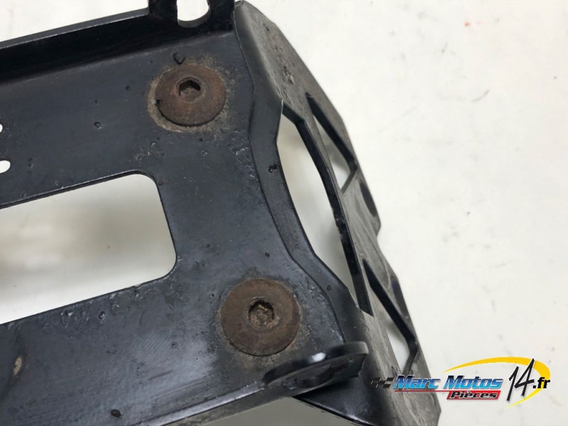 SUPPORT DE PLAQUE YAMAHA FZ6 N 2007