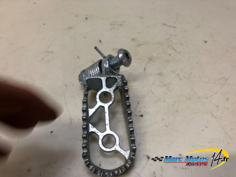 REPOSE-PIED AVANT DROIT RIEJU 50 MRT 2023