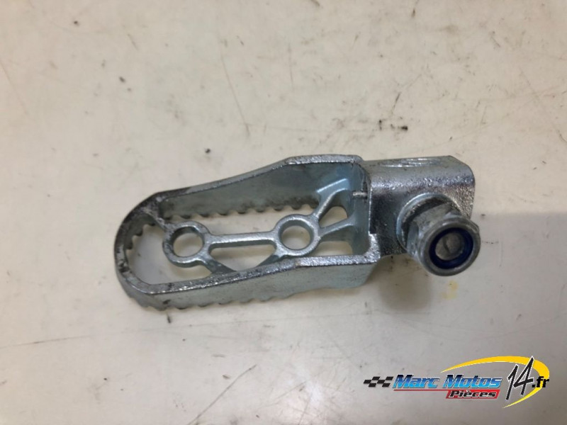 REPOSE-PIED AVANT DROIT RIEJU 50 MRT 2023