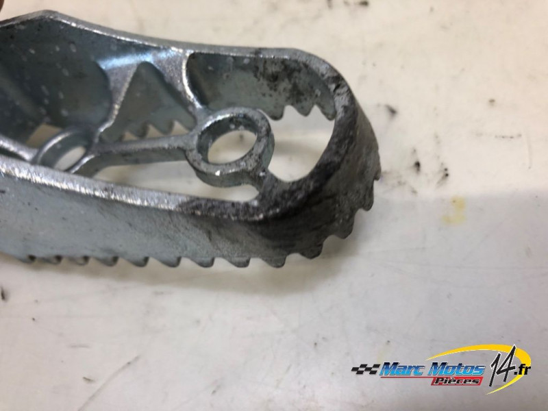 REPOSE-PIED AVANT DROIT RIEJU 50 MRT 2023