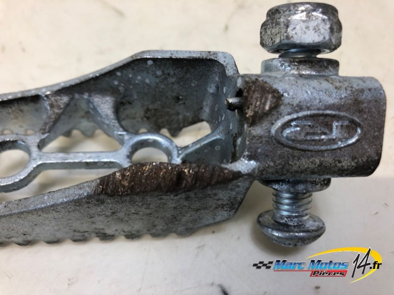 REPOSE-PIED AVANT GAUCHE RIEJU 50 MRT 2023