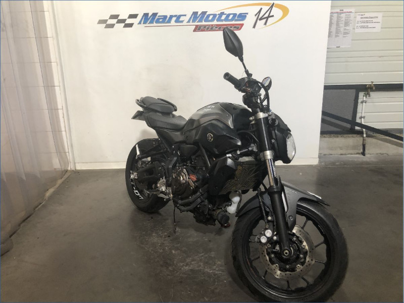 YAMAHA MT07 