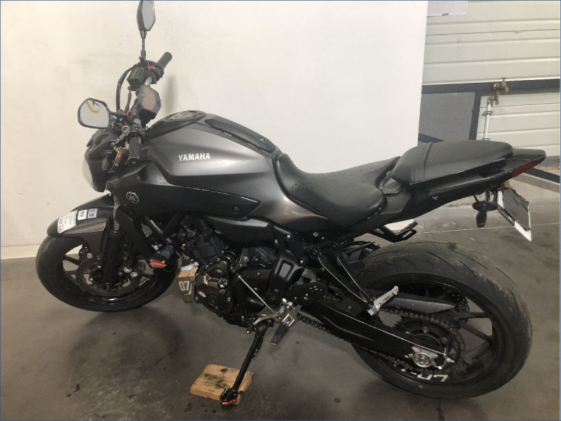 YAMAHA MT07 