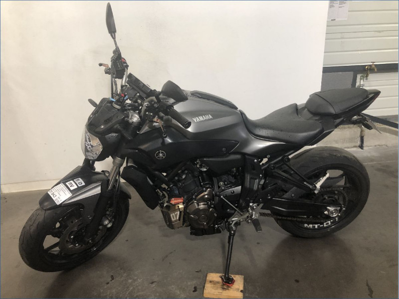 YAMAHA MT07 
