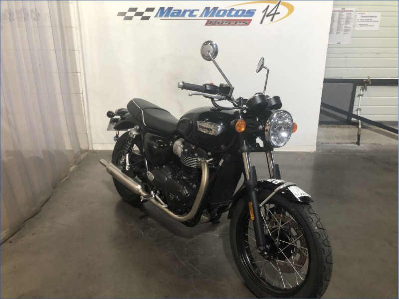 TRIUMPH 900 BONNEVILLE T100