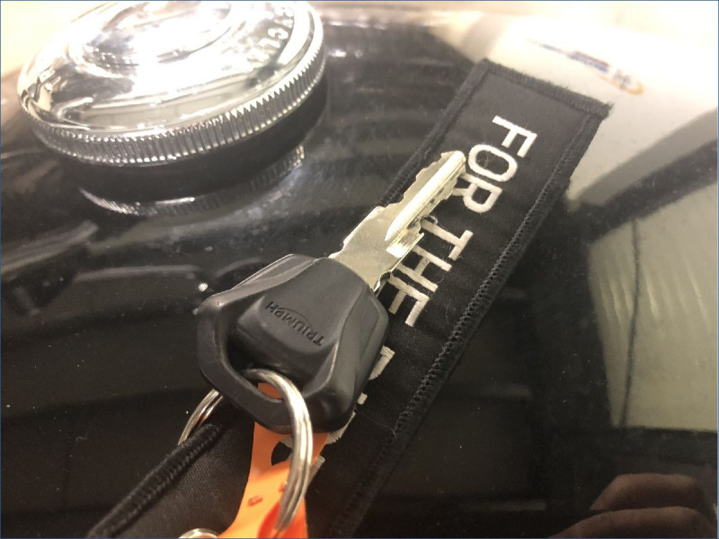 TRIUMPH 900 BONNEVILLE T100