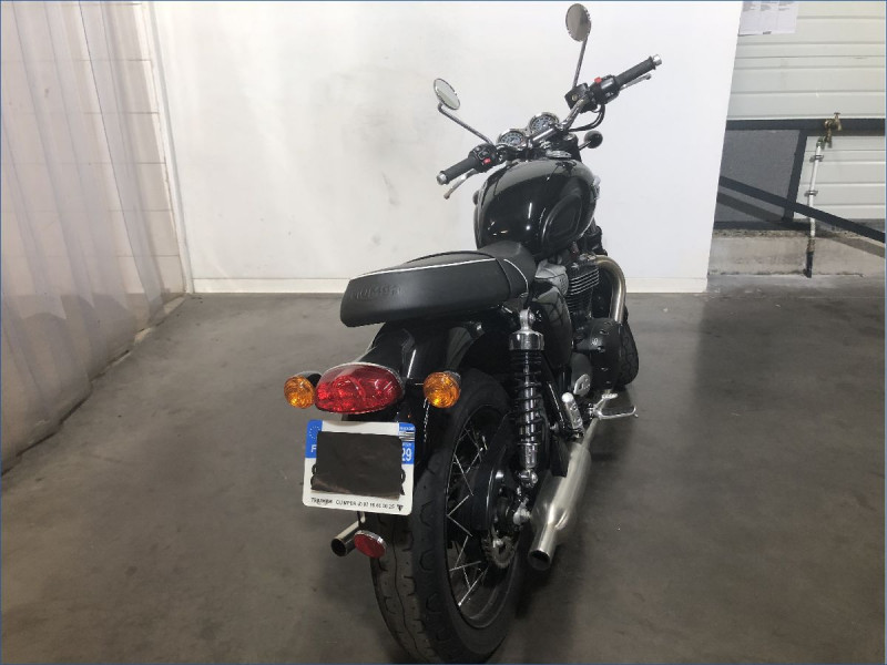 TRIUMPH 900 BONNEVILLE T100