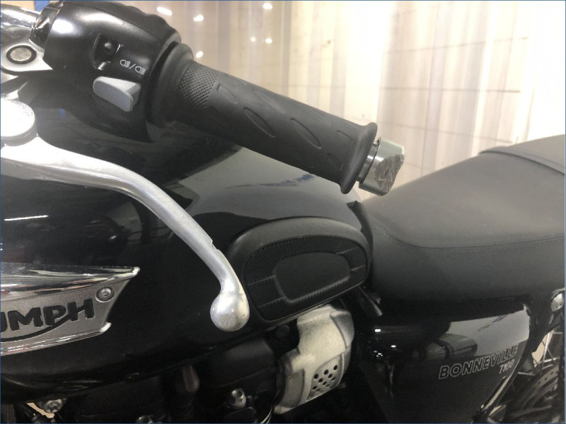 TRIUMPH 900 BONNEVILLE T100