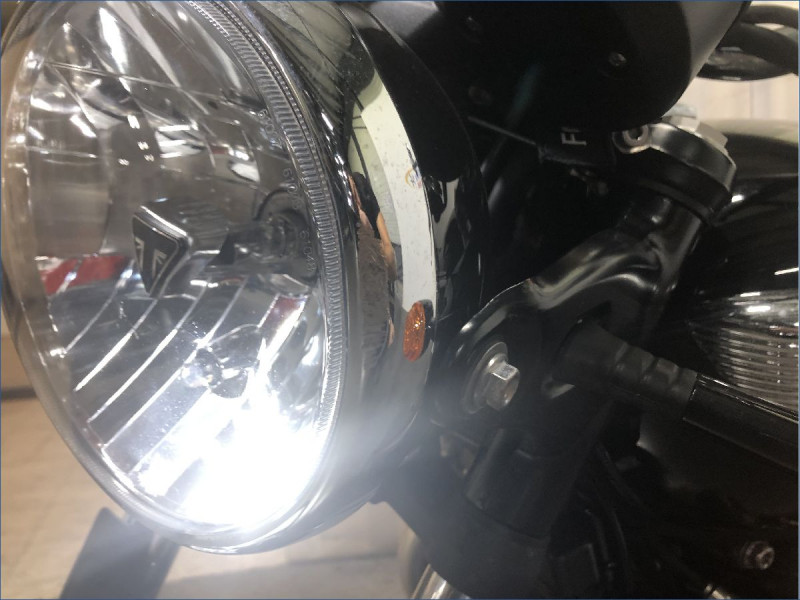 TRIUMPH 900 BONNEVILLE T100