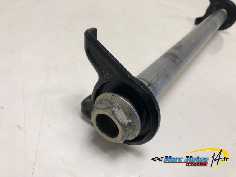 AXE DE ROUE ARRIERE SUZUKI 750 GSX-S 2019