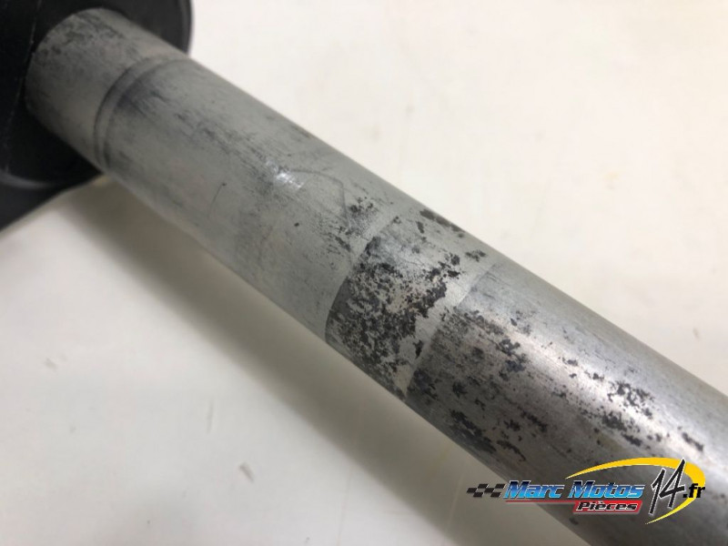 AXE DE ROUE ARRIERE SUZUKI 750 GSX-S 2019