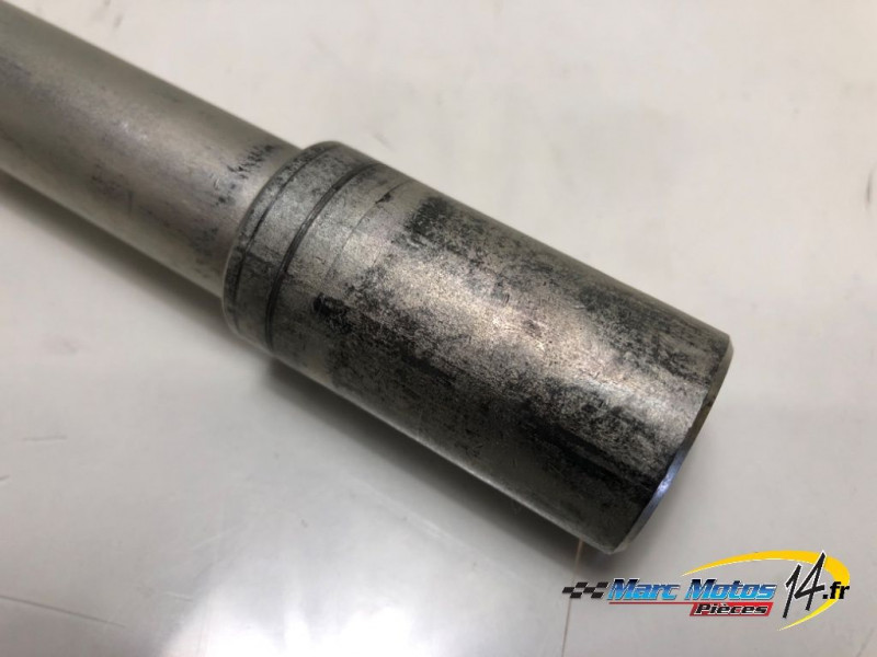 AXE DE ROUE AVANT SUZUKI 750 GSX-S 2019