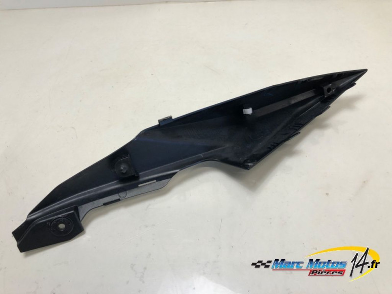 CACHE LATERAL GAUCHE SUZUKI 750 GSX-S 2019