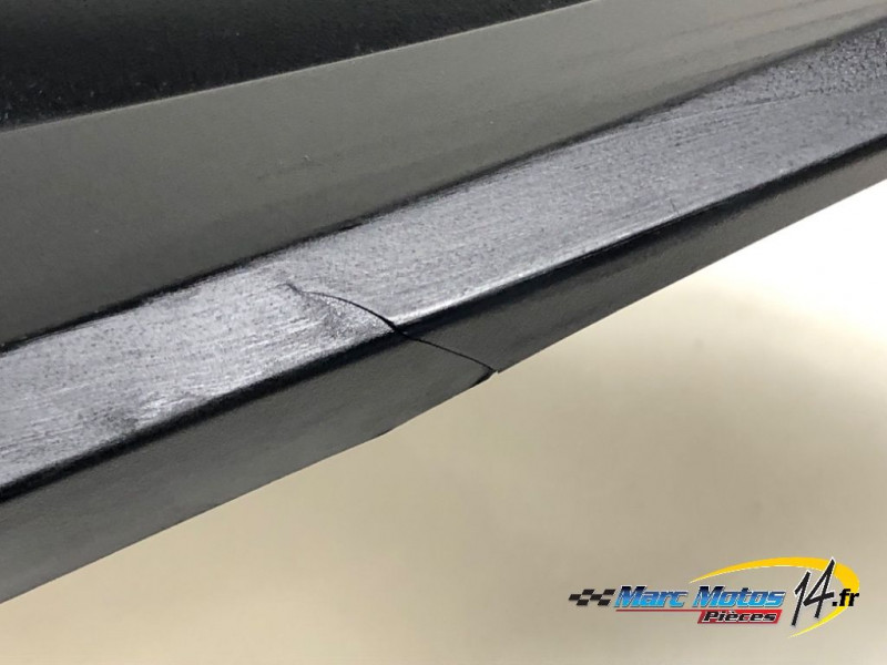 CACHE LATERAL INTERMEDIAIRE GAUCHE SUZUKI 750 GSX-S 2019