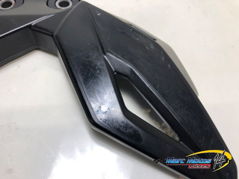 PLATINE AVANT GAUCHE SUZUKI 750 GSX-S 2019
