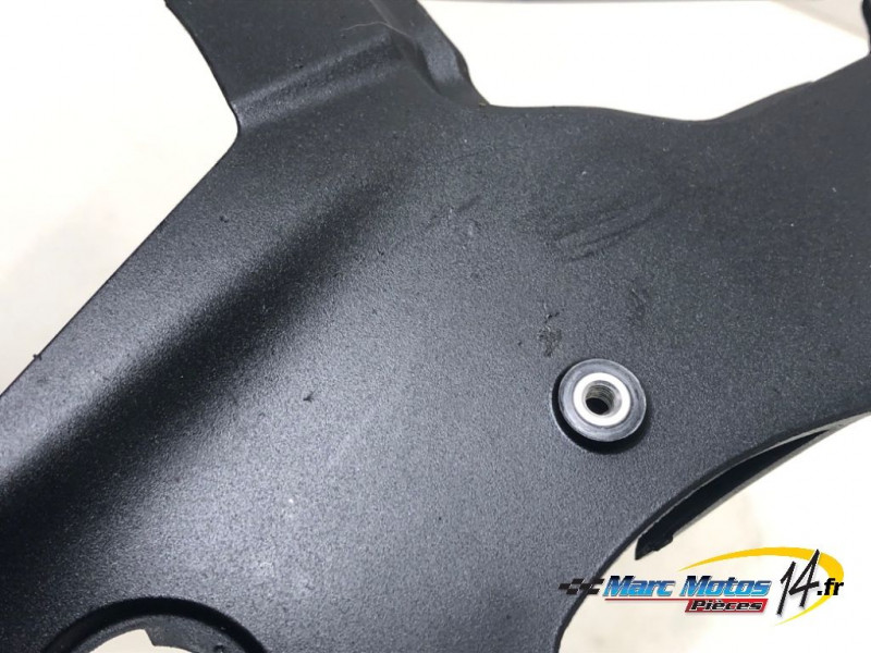 PASSAGE DE ROUE DUCATI 1100 STREETFIGHTER V4 S 2022