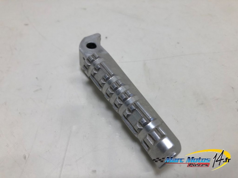 REPOSE-PIED ARRIERE DROIT YAMAHA 125 XMAX 2012