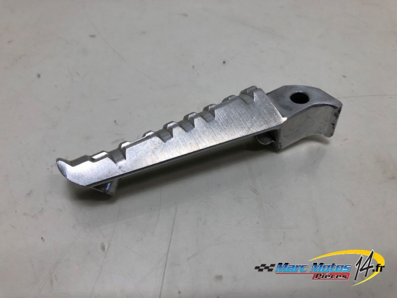 REPOSE-PIED ARRIERE DROIT YAMAHA 125 XMAX 2012
