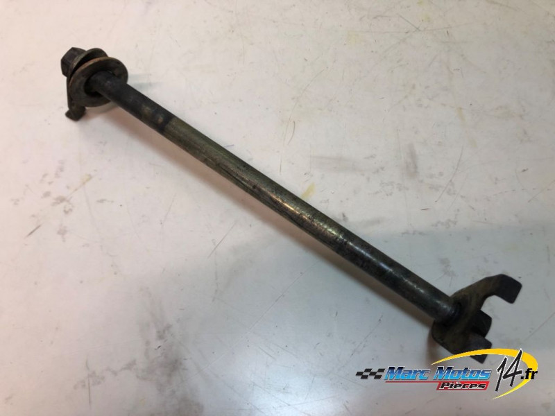 AXE DE ROUE ARRIERE DUCATI 600 MONSTER 1996