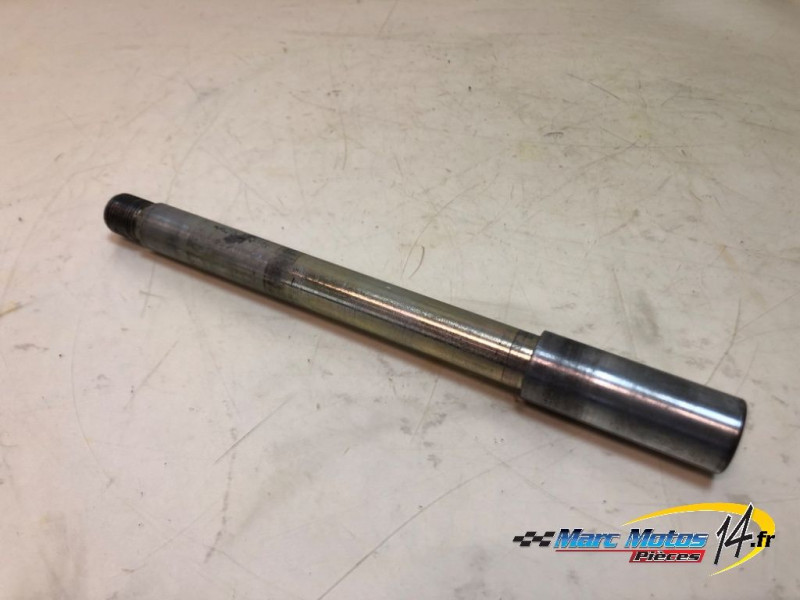 AXE DE ROUE AVANT DUCATI 600 MONSTER 1996