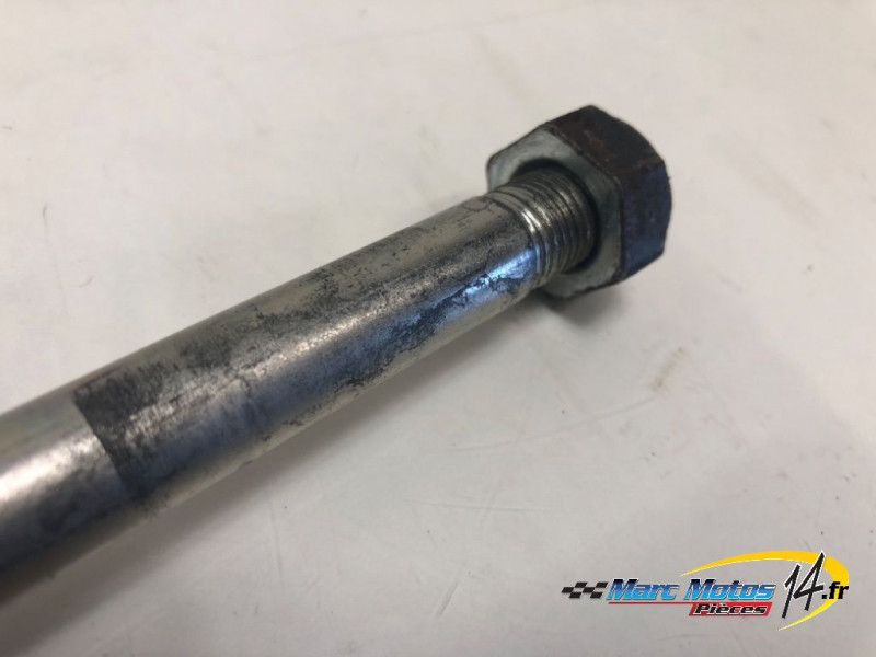 AXE DE BRAS OSCILLANT YAMAHA 125 XT X 2006