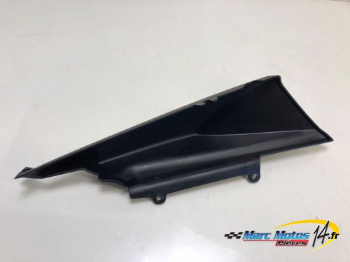 CACHE LATERAL INTERMEDIAIRE DROIT YAMAHA 125 XT X 2006