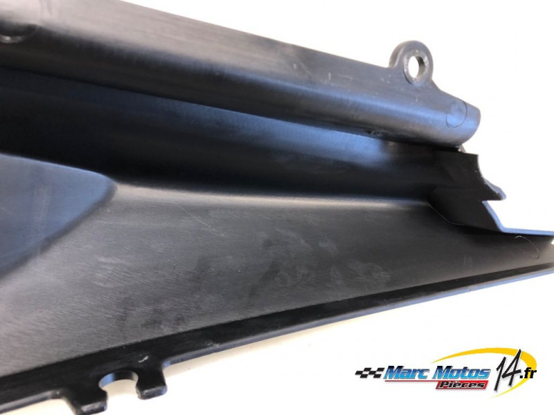 CACHE LATERAL INTERMEDIAIRE DROIT YAMAHA 125 XT X 2006