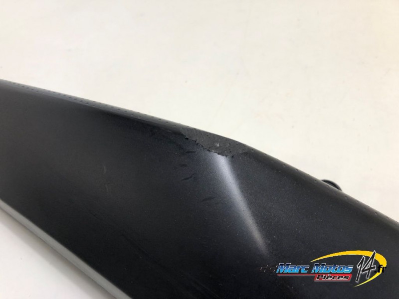 CACHE LATERAL INTERMEDIAIRE DROIT YAMAHA 125 XT X 2006