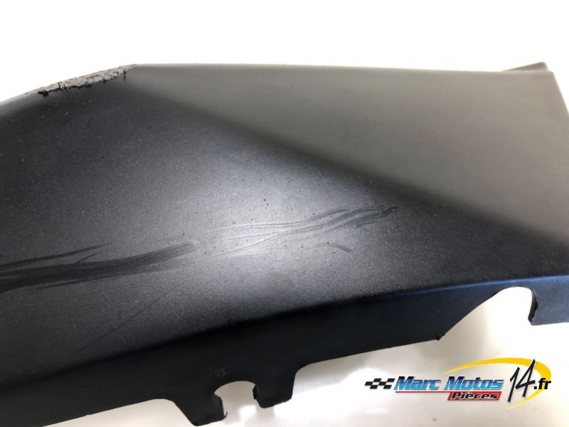 CACHE LATERAL INTERMEDIAIRE DROIT YAMAHA 125 XT X 2006