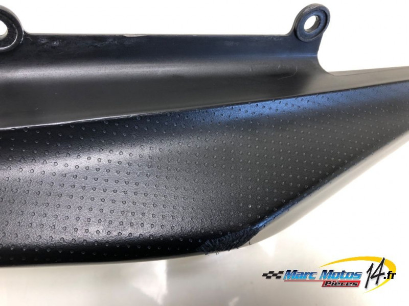 CACHE LATERAL INTERMEDIAIRE DROIT YAMAHA 125 XT X 2006