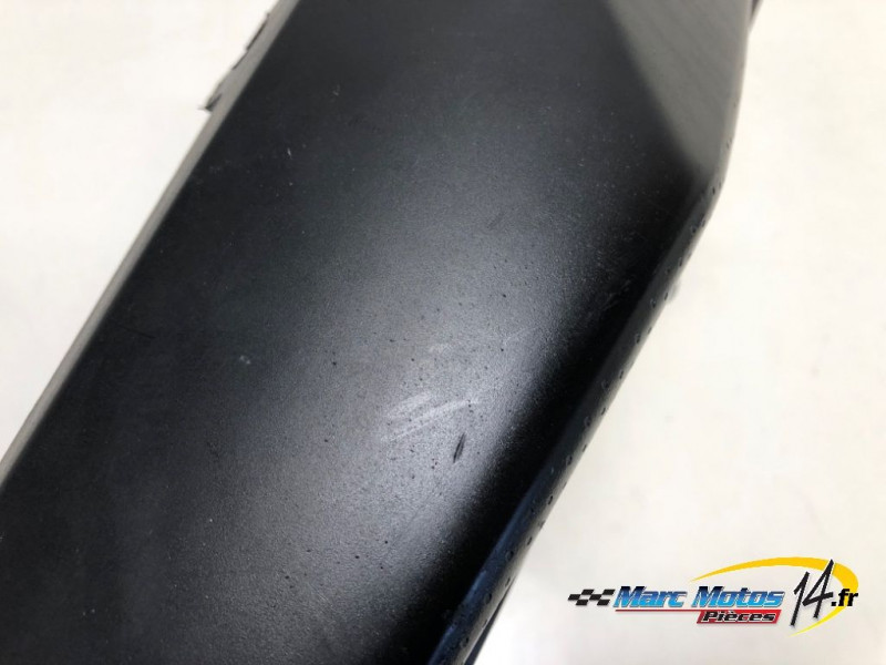 CACHE LATERAL INTERMEDIAIRE GAUCHE YAMAHA 125 XT X 2006