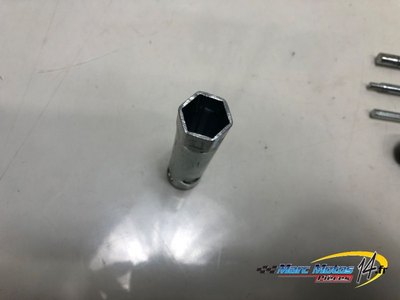 TROUSSE A OUTILS YAMAHA 125 XT X 2006