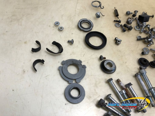 VISSERIE YAMAHA 125 XT X 2006