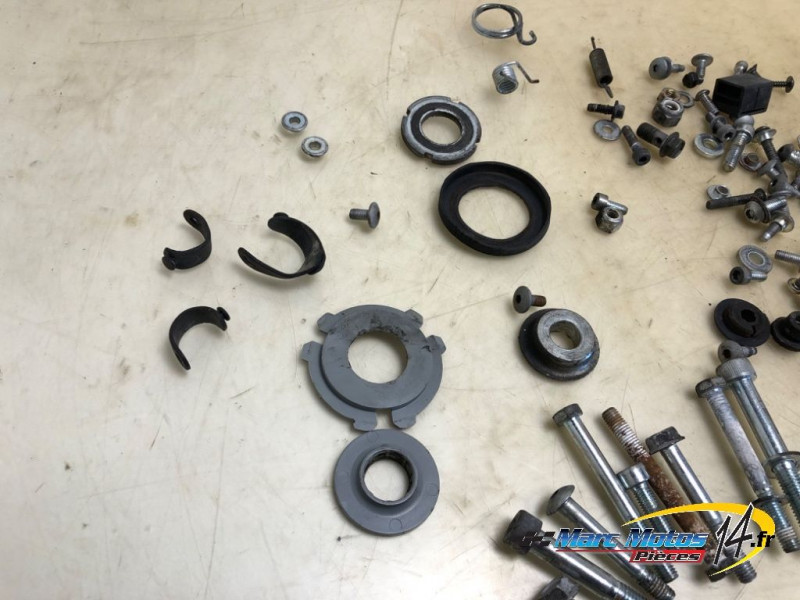 VISSERIE YAMAHA 125 XT X 2006