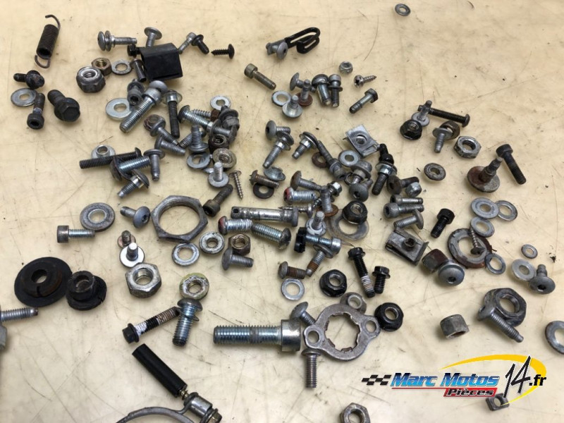 VISSERIE YAMAHA 125 XT X 2006