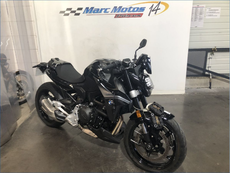 BMW F900R TRIPLE BLACK A2
