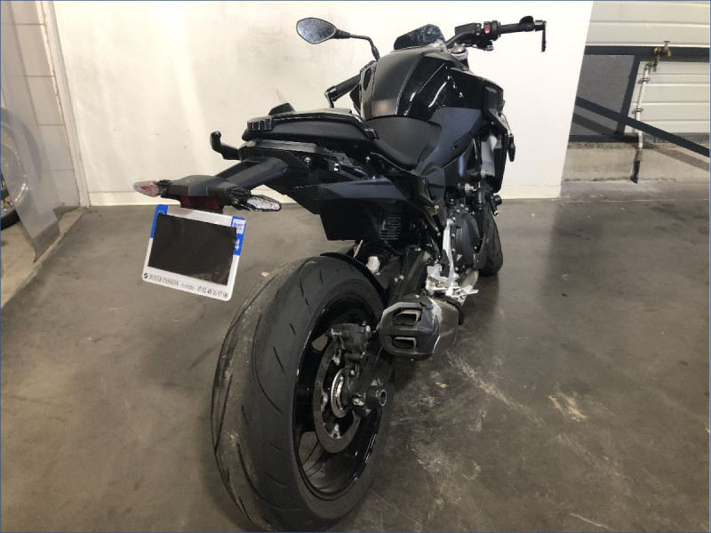 BMW F900R TRIPLE BLACK A2