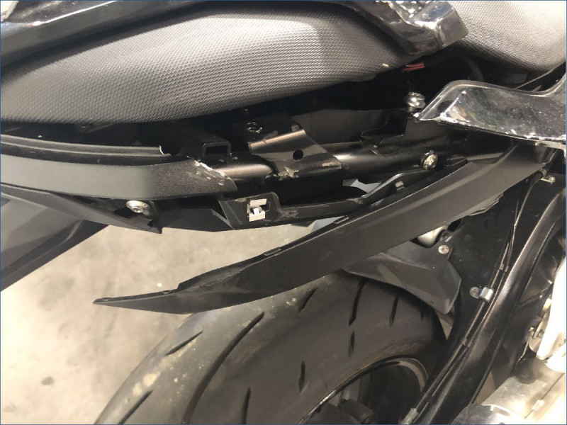 BMW F900R TRIPLE BLACK A2