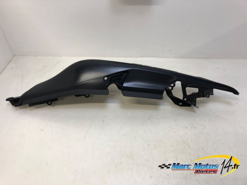 CACHE LATERAL DROIT YAMAHA 530 TMAX DX 2017