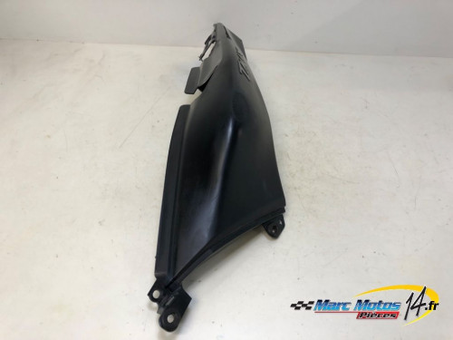 CACHE LATERAL GAUCHE YAMAHA 530 TMAX DX 2017