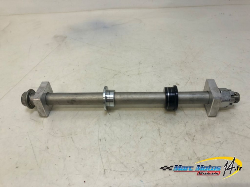 AXE DE ROUE ARRIERE KAWASAKI Z900 A2 2023
