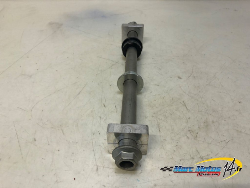 AXE DE ROUE ARRIERE KAWASAKI Z900 A2 2023