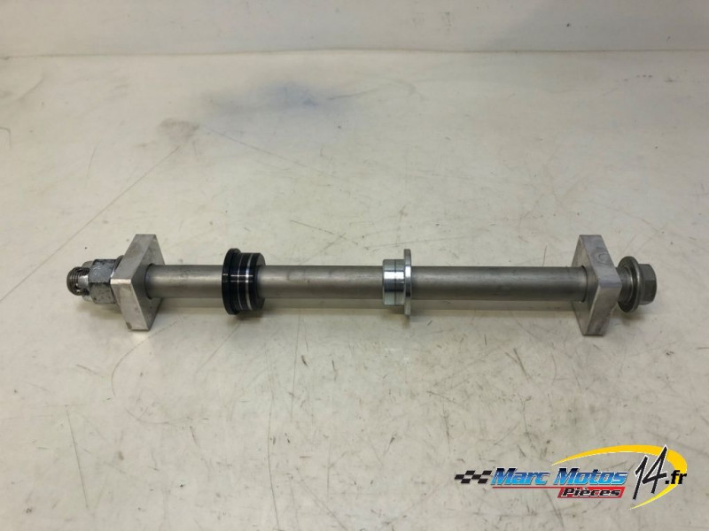 AXE DE ROUE ARRIERE KAWASAKI Z900 A2 2023
