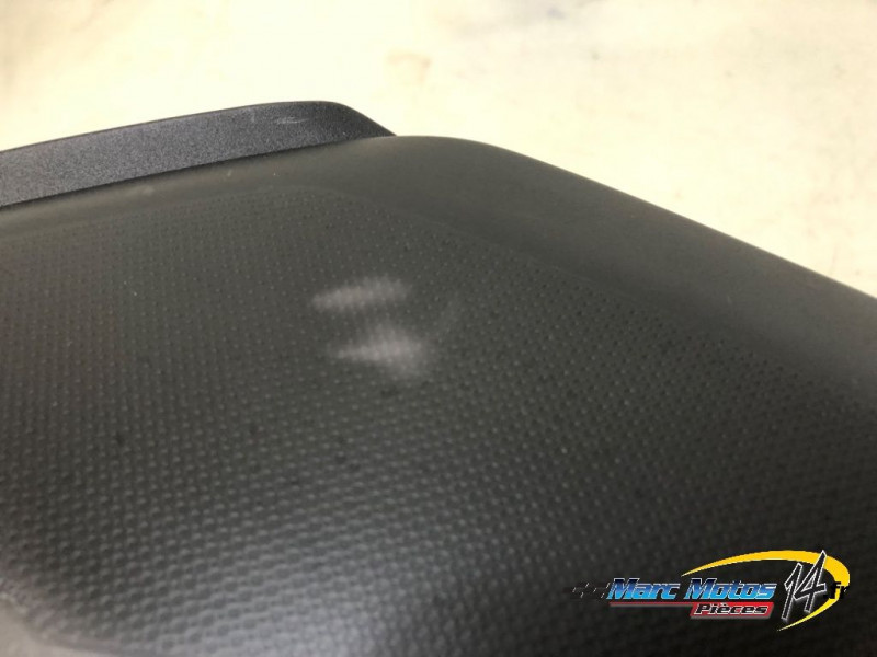 CACHE LATERAL INTERMEDIAIRE GAUCHE KAWASAKI Z900 A2 2023