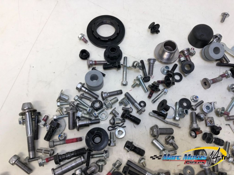 VISSERIE KAWASAKI Z900 A2 2023