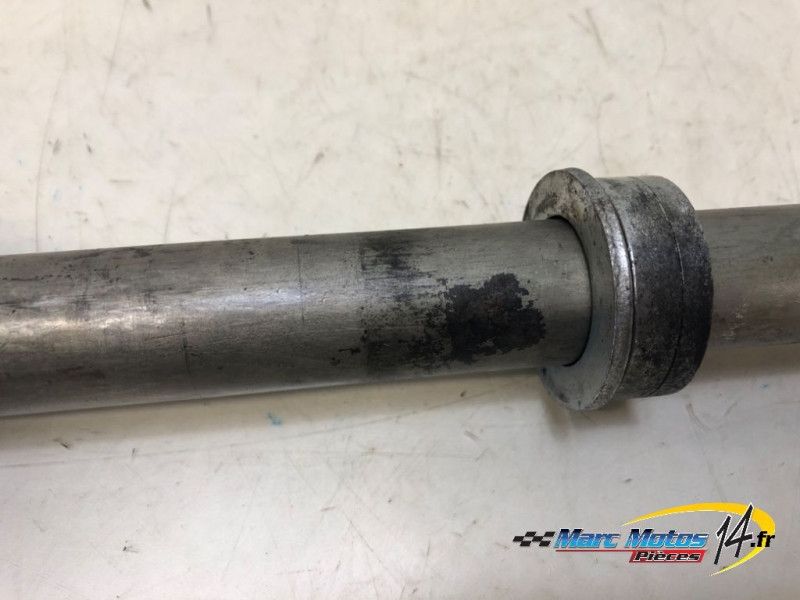 AXE DE ROUE ARRIERE HARLEY-DAVIDSON 1200 XR X SPORTSTER 2009