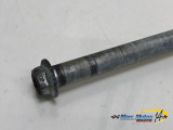 AXE DE ROUE ARRIERE SUZUKI 125 VANVAN 2009