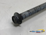AXE DE ROUE ARRIERE SUZUKI 125 VANVAN 2009